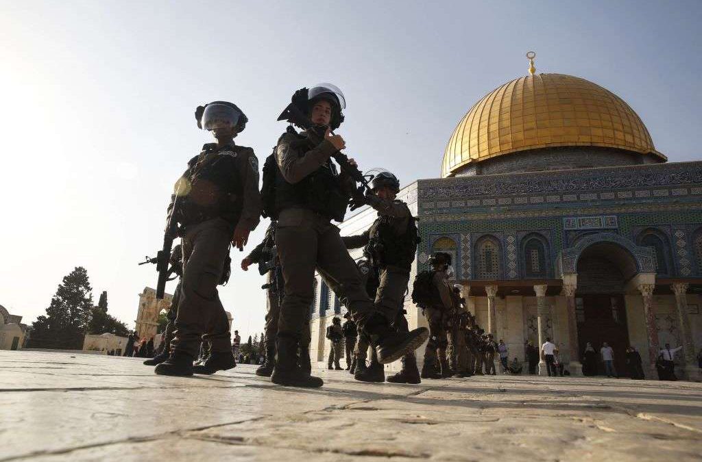 Furia en Ramallah por visita al Monte del Templo de soldados israelíes que liberaron Jerusalem en 1967