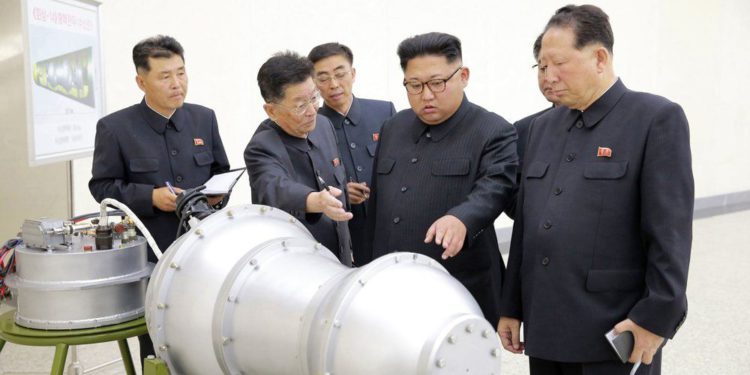 Corea del Norte mostró la bomba H para su misil intercontinental