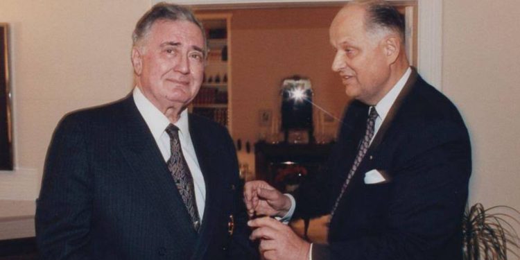 Efemérides: Nace Elliot Wells, el cazador de nazis que persiguió al asesino de su madre