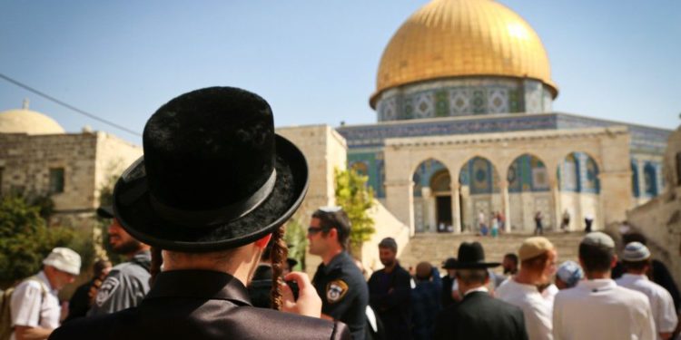 Furia en Ramallah por visita al Monte del Templo de soldados israelíes que liberaron Jerusalem en 1967