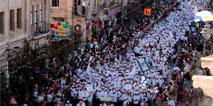 Cristianos dan su apoyo a Israel en la multitudinaria Marcha de Jerusalém