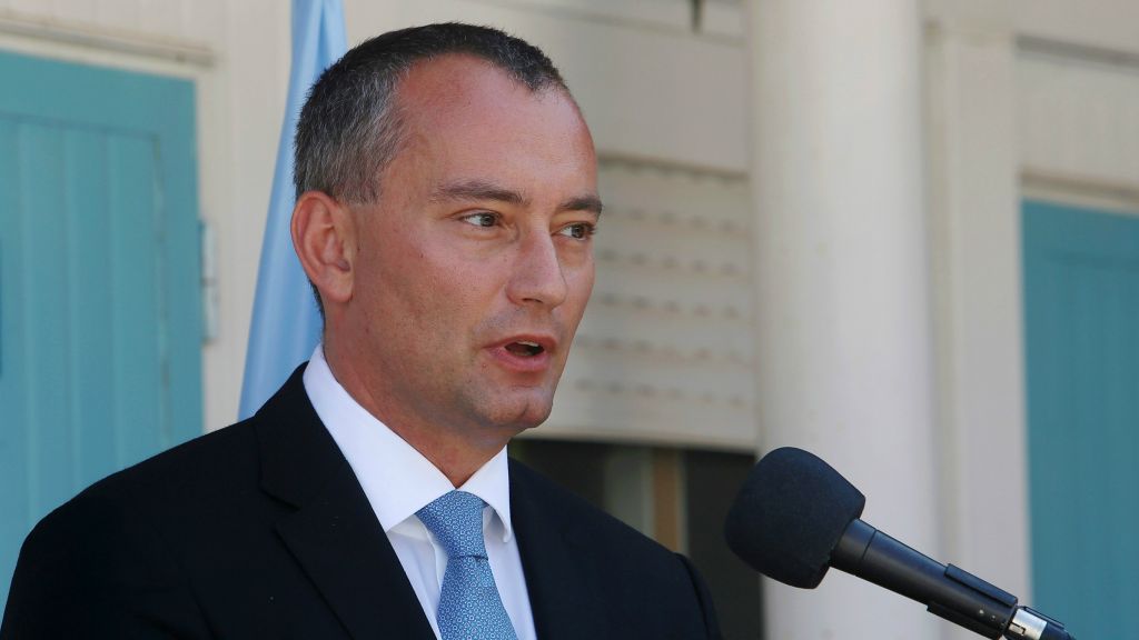 Nikolay Mladenov, coordinador especial de las Naciones Unidas para el proceso de paz en el Oriente Medio durante una conferencia de prensa en la ciudad de Gaza, 17 de septiembre de 2015. (AP / Adel Hana)