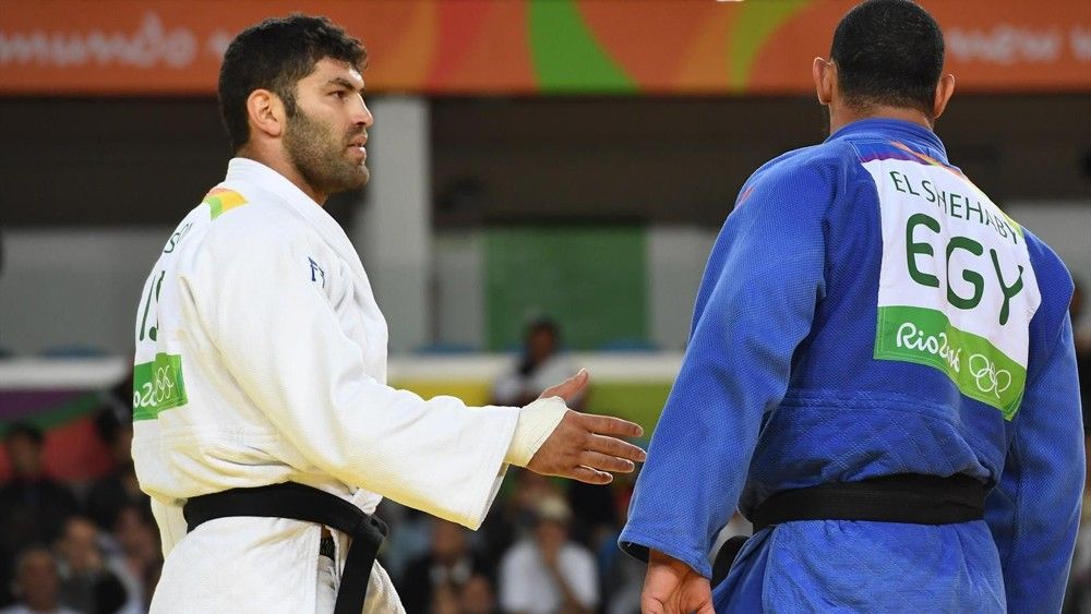 Prohíben a judokas israelíes llevar la bandera de Israel en torneo en Abu Dhabi