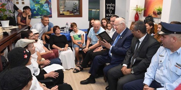 Rivlin en casa de los Schmerling