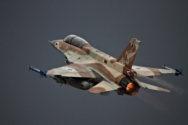 Ilustración: Un avión F-16 de la Fuerza Aérea de Israel despega, 28 de junio de 2010. (Ofer Zidon / Flash90 / File)