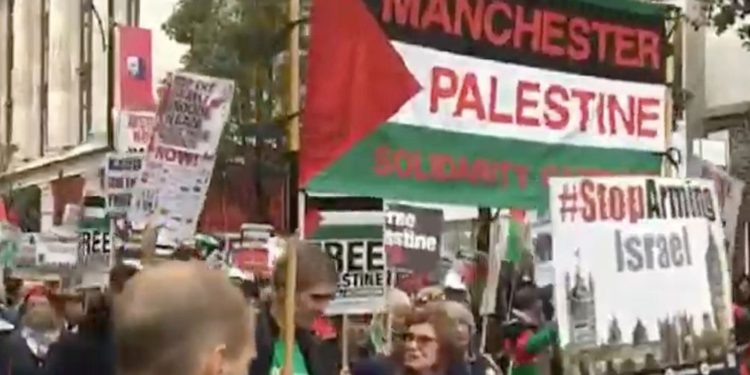 Miles de anti-Israel marchan en Londres contra la Declaración Balfour