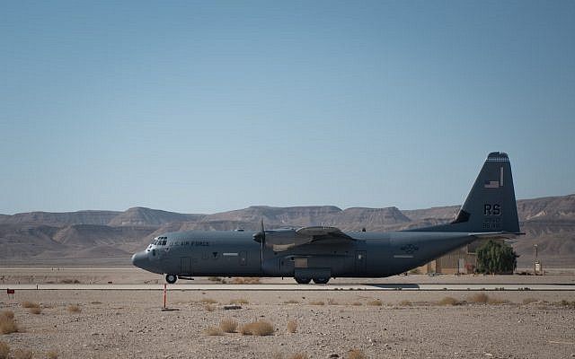 Un avión de transporte C130J participa en el ejercicio internacional Bandera Azul a principios de noviembre de 2017. (Fuerzas de Defensa de Israel)