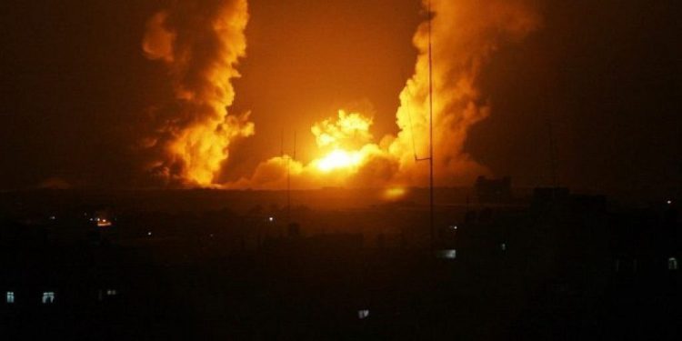 IDF ataca objetivos de Hamás en Gaza en respuesta a andanada de cohetes disparados contra Israel
