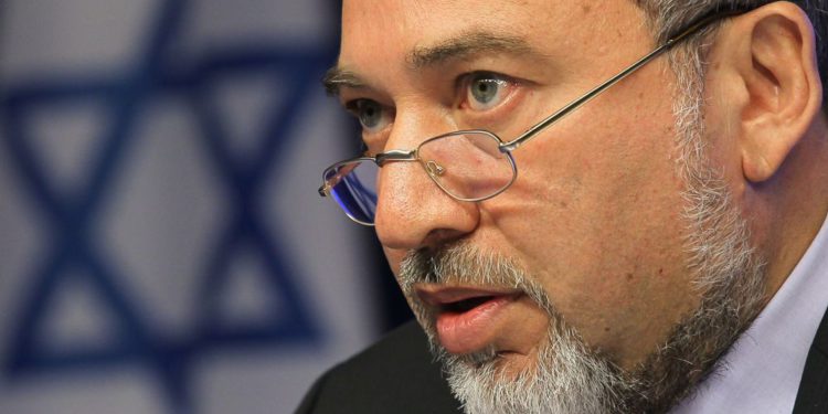 “Tomen nuestras advertencias en serio” - Liberman a Irán y Hamas