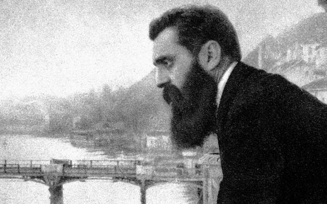 Famoso retrato de Theodor Herzl en el balcón del Hotel Les Trois Rois en Basilea, Suiza (crédito de la foto: CC-PD-Mark, por Wikigamad, Wikimedia Commons)