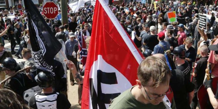 Neonazi alemán condenado a prisión por burlarse del Holocausto