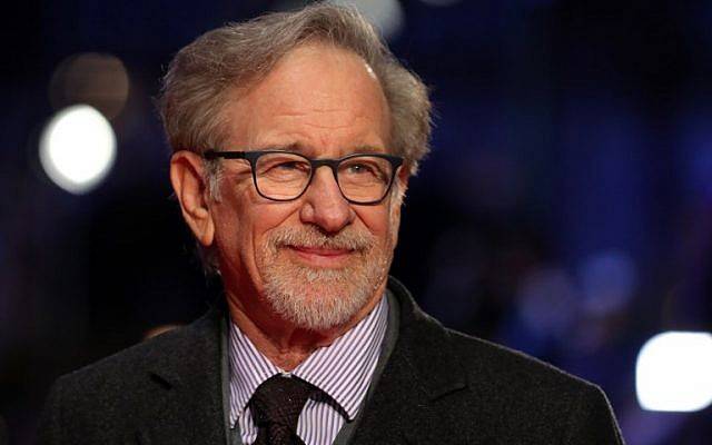 El director de cine estadounidense Steven Spielberg posa en la alfombra roja al llegar al estreno europeo de su película, 'The Post' en Londres el 10 de enero de 2018. (AFP PHOTO / Daniel LEAL-OLIVAS)