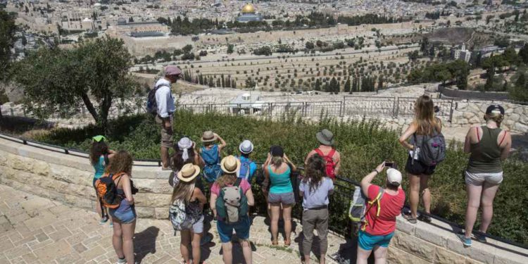 Extranjeros vacunados podrán entrar a Israel a partir de mayo