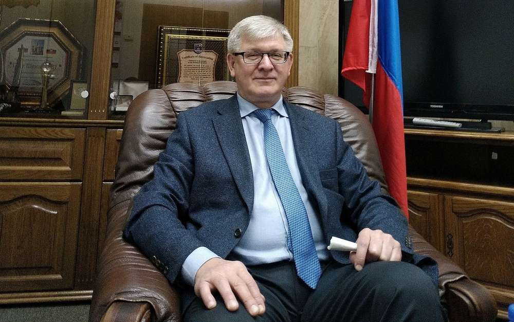 El embajador adjunto de Rusia en Israel, Leonid Frolov, en la Embajada de Rusia en Tel Aviv, el 12 de febrero de 2018 (Raphael Ahren / Times of Israel)