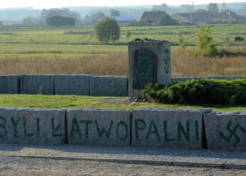 Polonia suspende exhumación de cuerpos de la masacre polaca de 340 judíos en Jedwabne