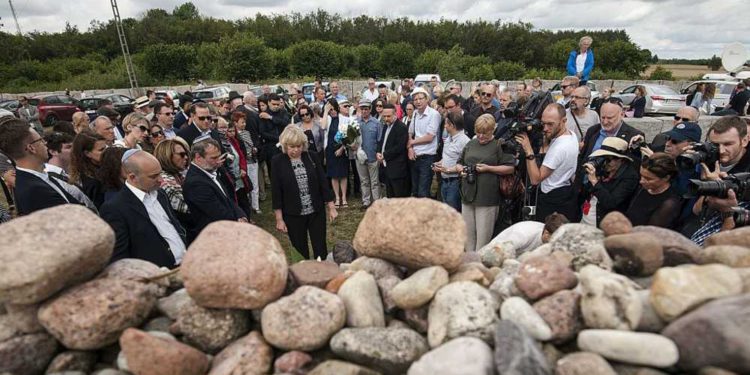 Legislador propone legislación israelí para contrarrestar el proyecto de ley polaco sobre el Holocausto