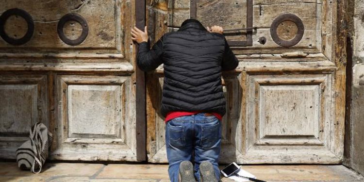 Iglesia del Santo Sepulcro de Jerusalem cierra debido a las restricciones por el coronavirus