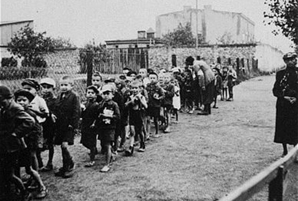 Deportación de niños del gueto de Łódź - USHMM website (www.ushmm.gov)