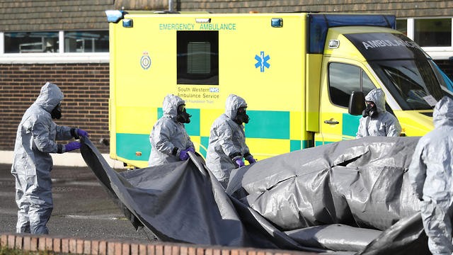 Investigadores en el Reino Unido examinan el área donde el doble agente fue envenenado (Foto: MCT)