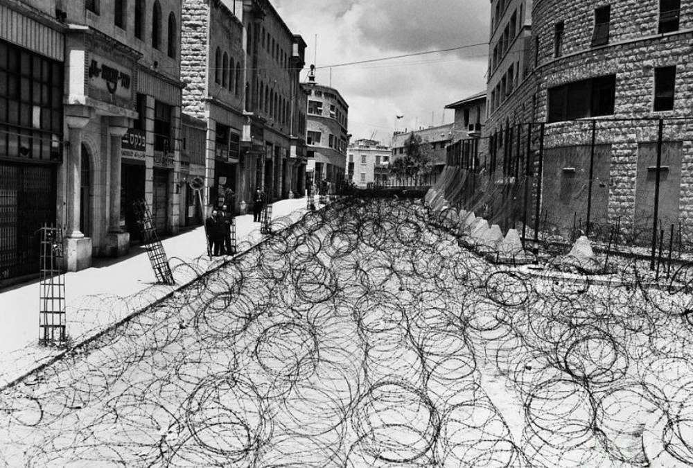 Jerusalem dividida por los jordanos, desde 1948 a 1967, tras expulsar a la población judía nativa y colocar francotiradores.
