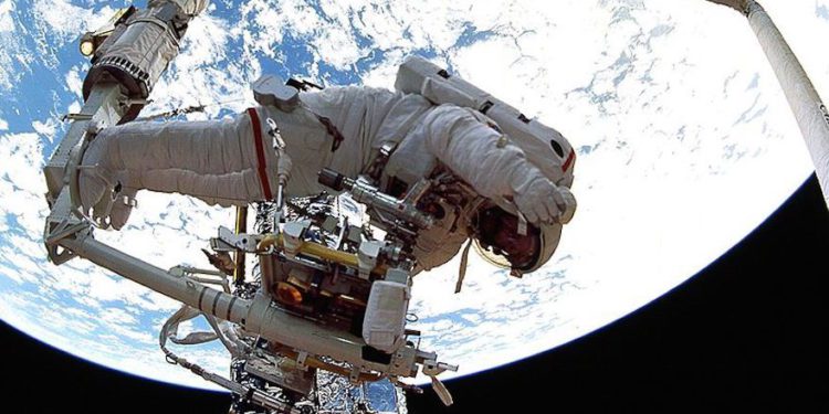 La primera lectura de la Torá en órbita y otros 5 datos sobre los judíos en el espacio