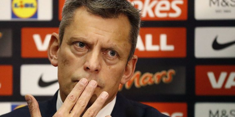 Director de la Asociación Inglesa de Fútbol pide disculpas por sus comentarios sobre la Estrella de David