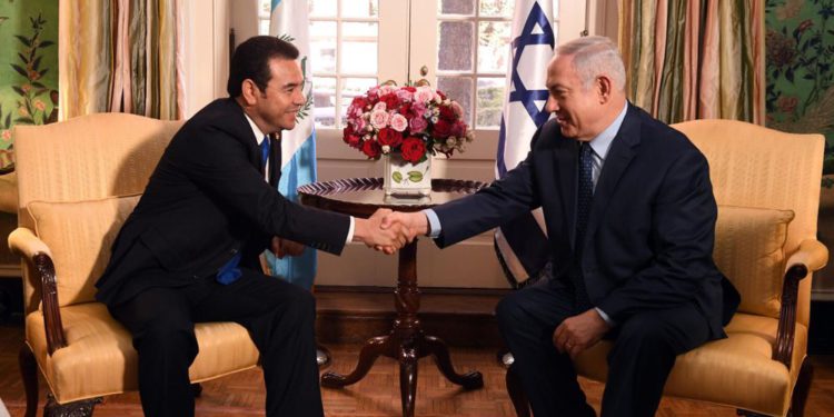Netanyahu y el presidente de Guatemala hablan sobre el movimiento de la embajada