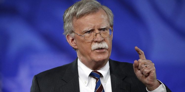 Trump nombra a Bolton nuevo asesor de seguridad nacional, despide a McMaster