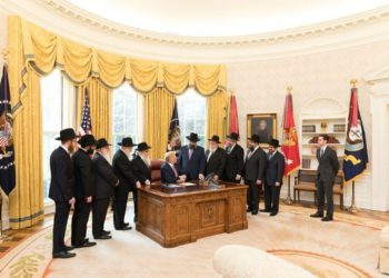 Trump se reunió con rabinos de Jabad en la Oficina Oval