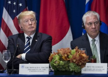 Trump habló de discrepancias con Tillerson sobre acuerdo nuclear de Irán