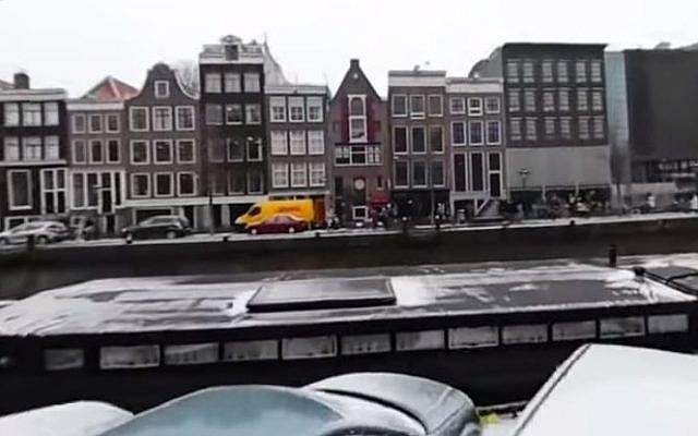 El museo de la casa de Ana Frank en Amsterdam. (Captura de pantalla / YouTube)