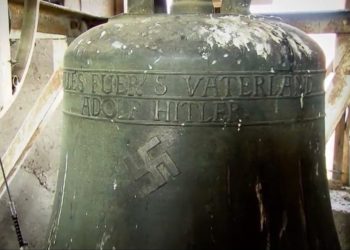 Esvástica de la era nazi retirada de campana de iglesia luterana en Alemania