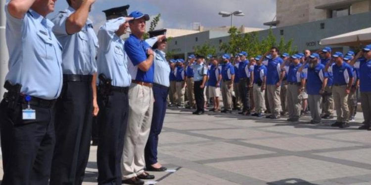 Ciudad de Estados Unidos vota para impedir intercambios policiales con Israel