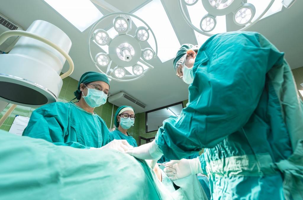 Naciones Unidas honra a la ONG israelí Save a Child's Heart por su cirugía cardíaca gratuita y salvadora de vidas para 4.500 niños de 55 países, incluidos algunos que no tienen relaciones diplomáticas con Israel, en el Wolfson Medical Center en Holon. (https://pixabay.com/en/progress-clinic-medical-care-for-1807541/)