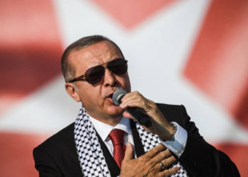 Erdogan dice que reevaluará los lazos económicos con Israel