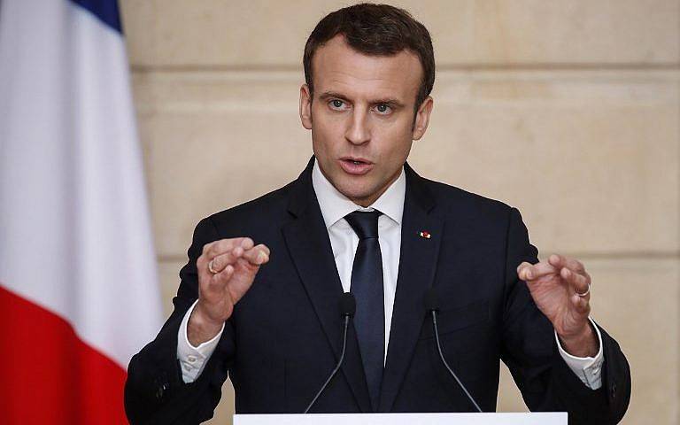 El presidente francés Emmanuel Macron habla durante una conferencia de prensa conjunta con el primer ministro de Nueva Zelanda en el Palacio del Elíseo en París el 16 de abril de 2018. (AFP Photo / Pool / Charles Platiau)