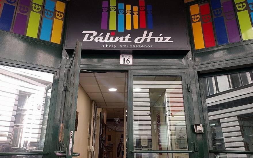 Exterior de Balint House JCC en Budapest. (Yaakov Schwartz / Times of Israel)