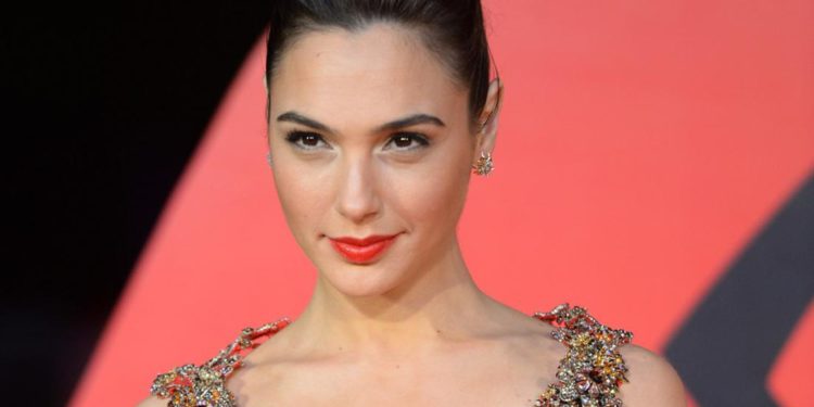 Director amenazó a Gal Gadot con dañar su carrera