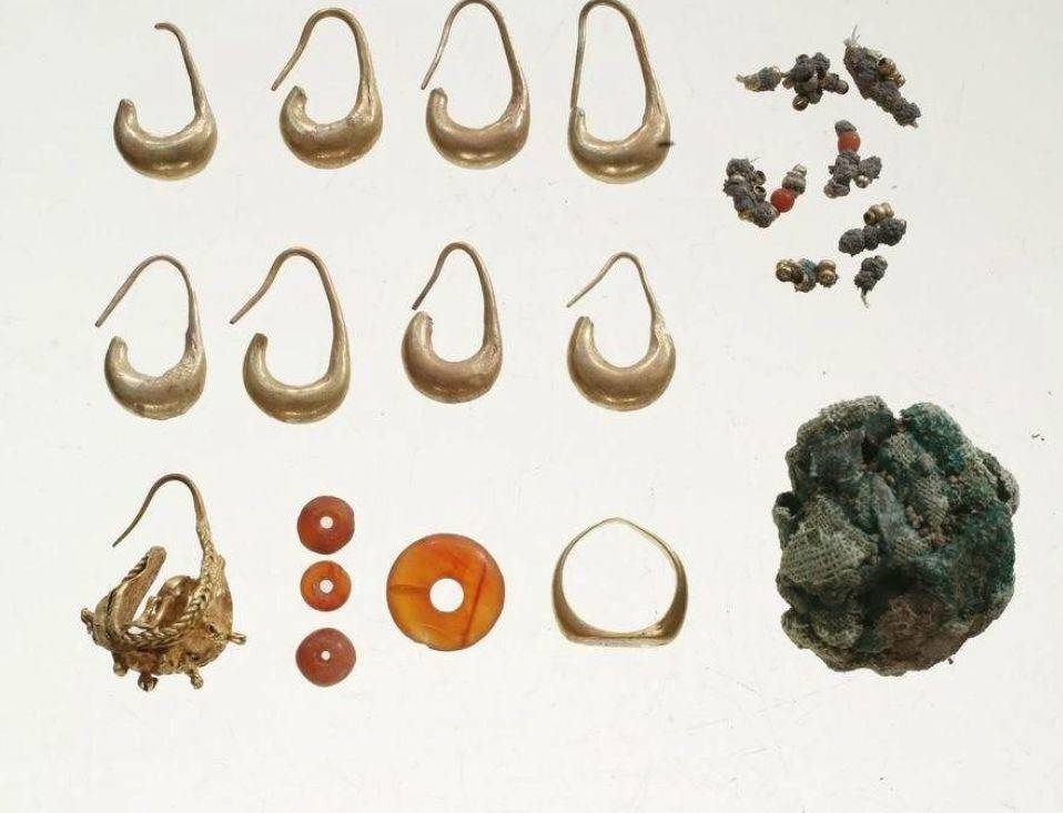 Perlas encontradas ocultas en Tel Megiddo, de hace unos 3.000 años. Crédito: La expedición Megiddo, por Pavel Shrago.