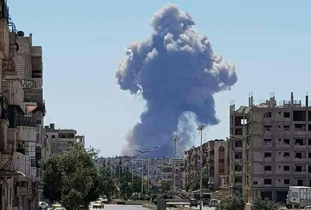 Se reportan grandes explosiones en base de la fuerza aérea siria