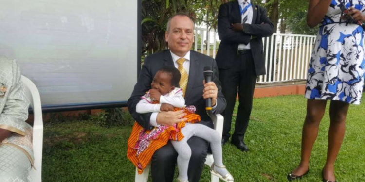 Una niña camerunesa de 2 años fue operada del corazón gracias a una ONG israelí