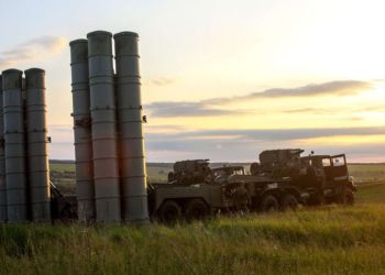 “Los S-300 no son inmunes, si Siria los utiliza contra nuestros cazas los destruiremos”