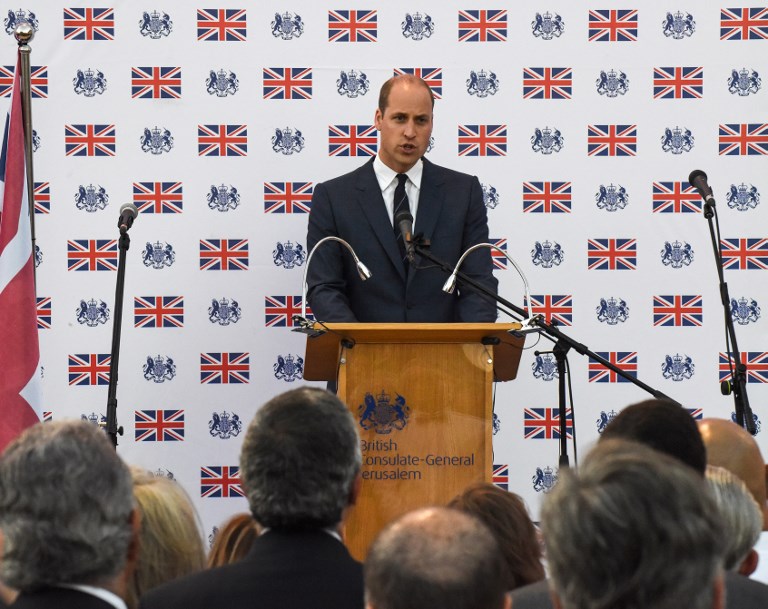 El Príncipe William de Gran Bretaña pronuncia un discurso durante una recepción en el consulado británico en Jerusalén el 27 de junio de 2018. (AFP PHOTO / POOL / DEBBIE HILL)