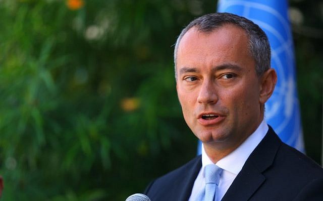 Nikolay Mladenov, coordinador especial de las Naciones Unidas para el proceso de paz de Medio Oriente, habla durante una conferencia de prensa en la sede de la UNESCO en la ciudad de Gaza, el 25 de septiembre de 2017. (AFP / MOHAMMED ABED)