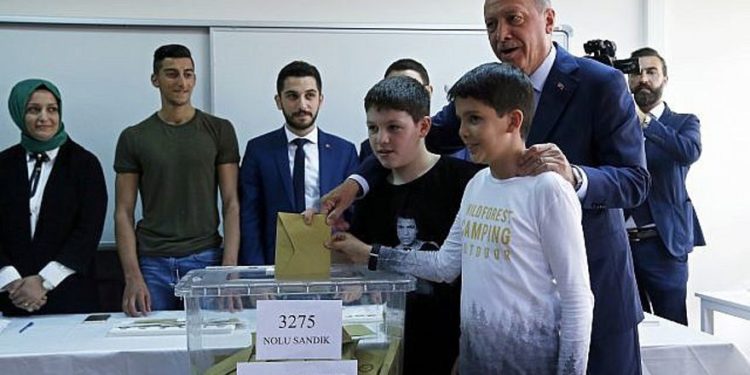 Erdogan reclama victoria en las elecciones presidenciales de Turquía