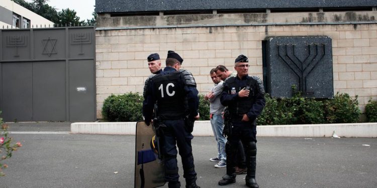 Adolescente judía amenazada y golpeada en colegio de Francia