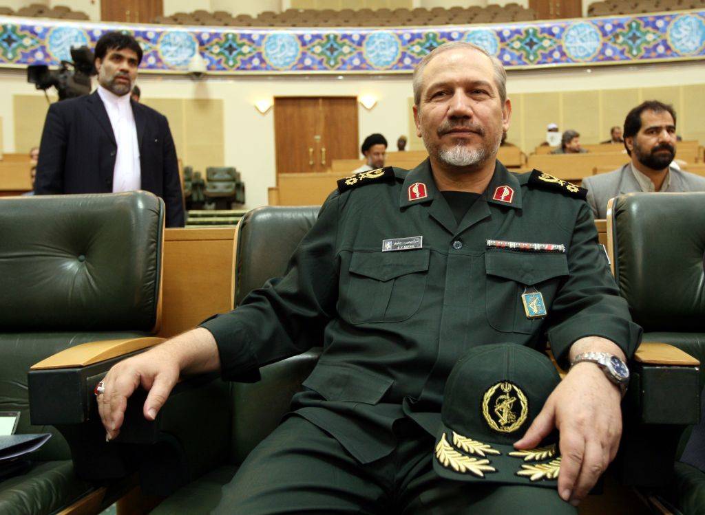 Asesor superior del Líder Supremo en Asuntos Militares, Yahya Rahim Safavi en una ceremonia inaugural que marca la apertura de la 4ª asamblea general internacional de los chiítas Ahlul-Bayt (miembros del Hogar del Profeta Muhammad) en Teherán, Irán, el sábado 18 de agosto de 2007. (Crédito de la foto: AP / Hasan Sarbakhshian / Archivo)