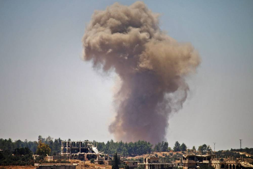 Un ataque aéreo de régimen en la región siria de Dara'a el martes 26 de junio de 2018 MOHAMAD ABAZEED (AFP)