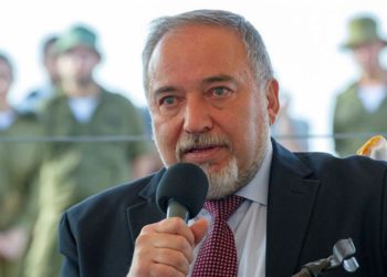 Liberman a los habitantes de Gaza: derriben el régimen de Hamas