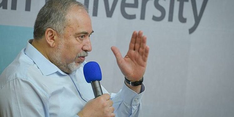 Liberman pregunta a ciudadanos iraníes '¿A dónde se fue su dinero?'